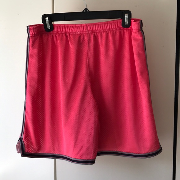 NIKE BASKETBALL SHORTS SZ L - Picture 2 of 4